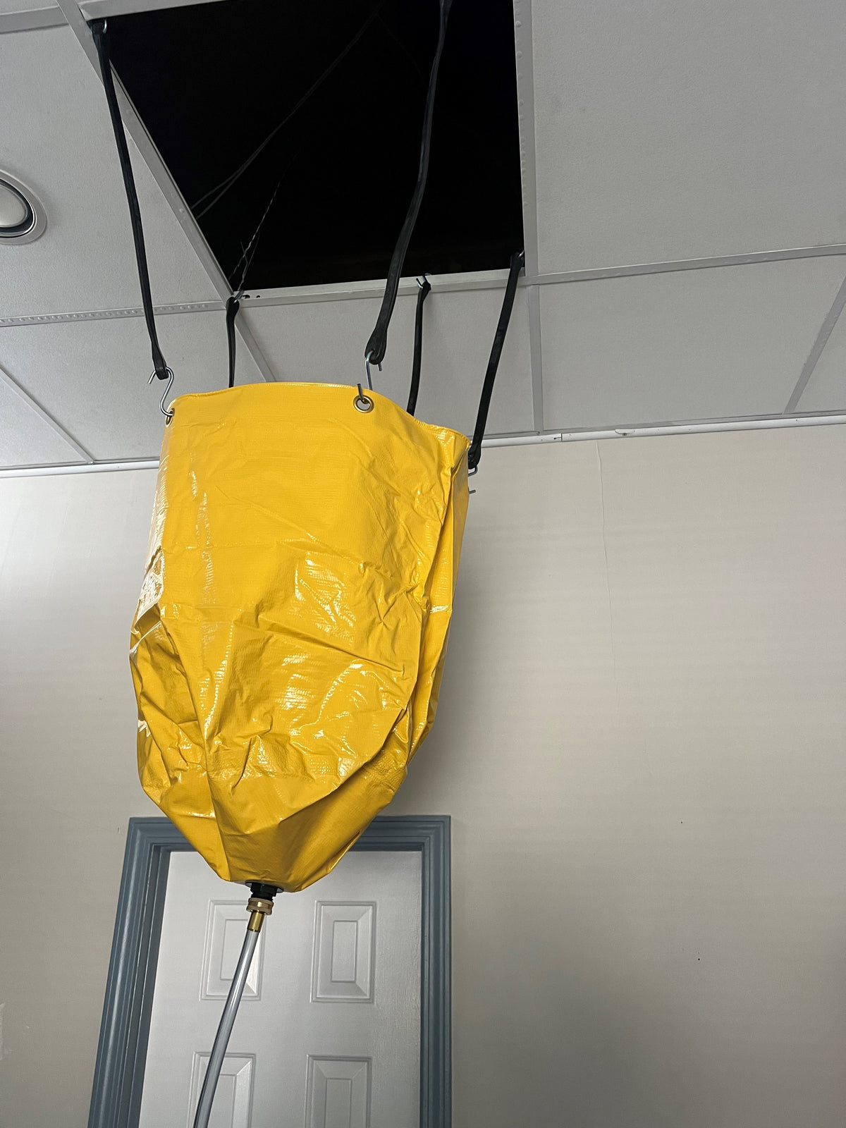 Bucket Style Roof Leak Drain Kit (hose and 21" bungees) - 1800ceiling