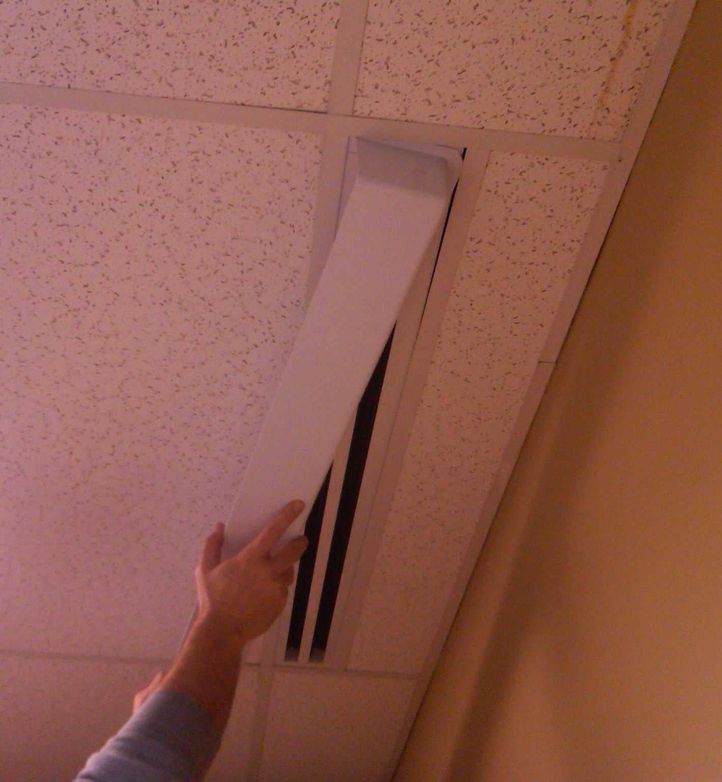 5' White Linear Air Diverter for a 1 Slot Vent - 1800ceiling